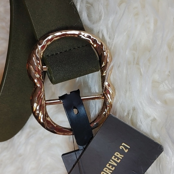 NWT Olive & Gold Faux Leather Belt - Picture 2 of 7